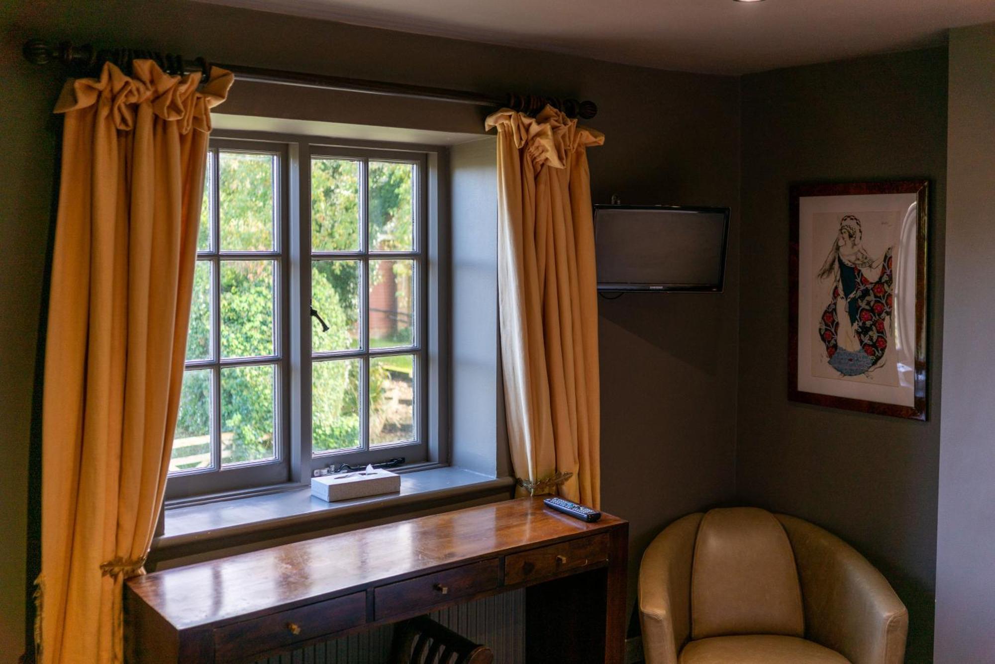 The Royal Oak Inn Чичестер Экстерьер фото